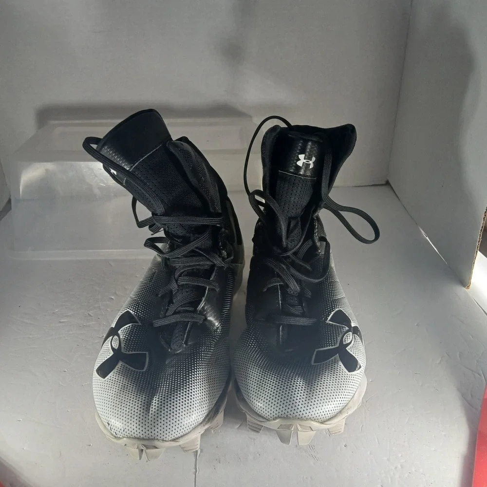 Under Armour Highlight RM Football Cleats 9 Black White High Top Gridiron Sports